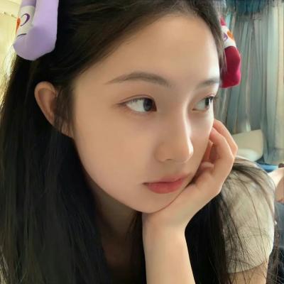 英语老师挽起裙子坐在我腿中3