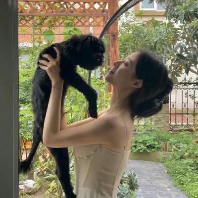 男人和女人在床的app