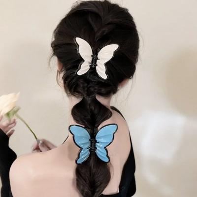 趴在学霸鸡叭上背单词